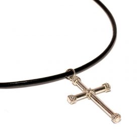Cross pendant and chain