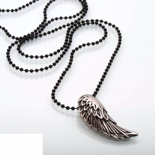 Wing pendant necklace