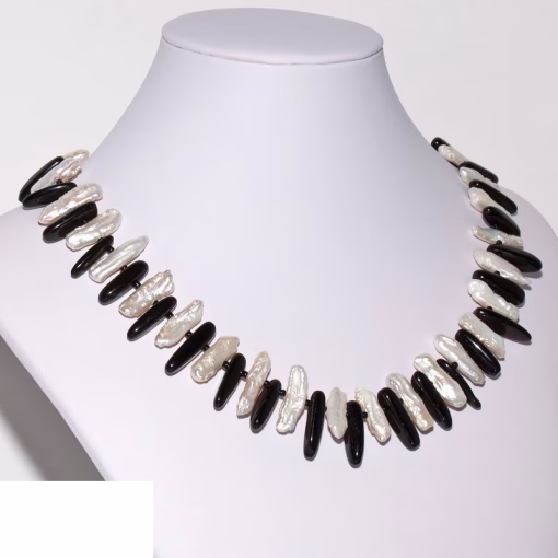 Rebel Women's Pearl Necklace - Image 2